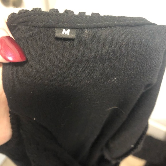 Ladies button up top size medium - Picture 7 of 7